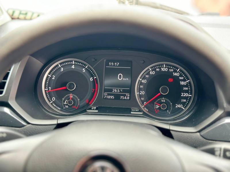VOLKSWAGEN - SAVEIRO - 2017/2018 - Vermelha - R$ 66.900,00