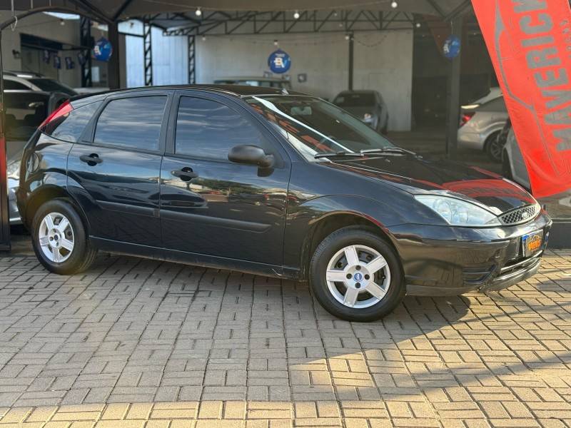 FORD - FOCUS - 2008/2008 - Preta - R$ 24.900,00