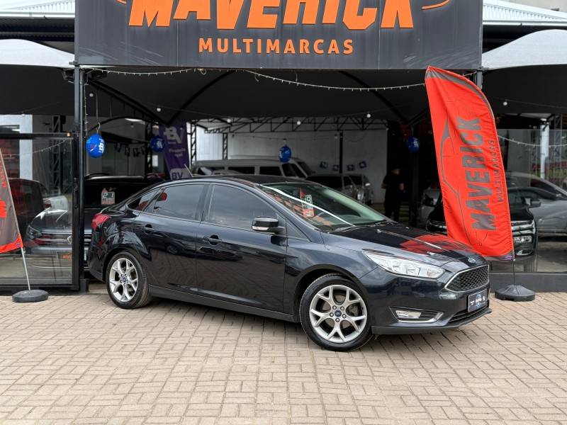 FORD - FOCUS - 2018/2019 - Preta - R$ 71.900,00