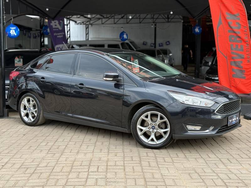 FORD - FOCUS - 2018/2019 - Preta - R$ 71.900,00