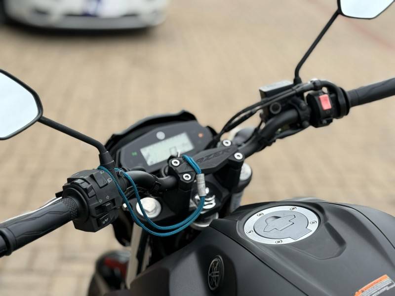 YAMAHA - FAZER - 2022/2023 - Preta - R$ 24.900,00