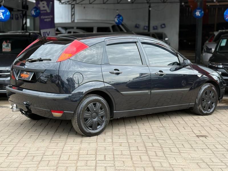 FORD - FOCUS - 2008/2009 - Preta - R$ 30.900,00
