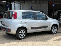 FIAT - UNO - 2013/2014 - Prata - R$ 30.900,00