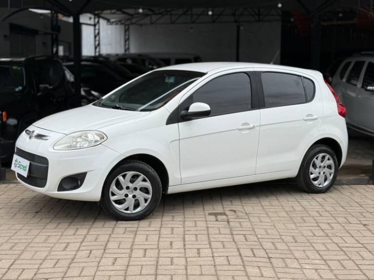 FIAT - PALIO - 2013/2014 - Branca - R$ 39.900,00