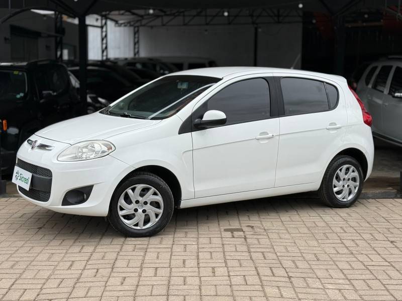 FIAT - PALIO - 2013/2014 - Branca - R$ 39.900,00