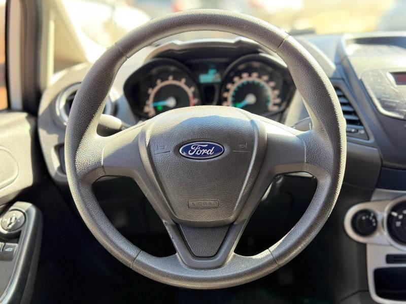 FORD - FIESTA - 2017/2017 - Branca - R$ 56.900,00