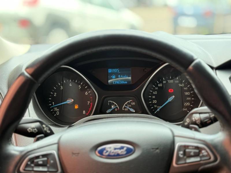 FORD - FOCUS - 2018/2019 - Preta - R$ 71.900,00