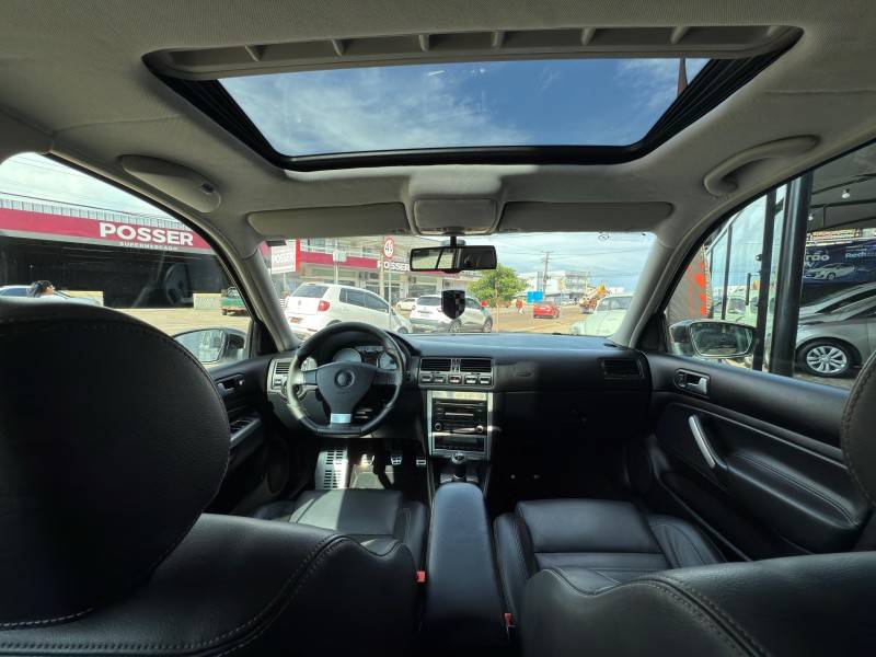 VOLKSWAGEN - GOLF - 2013/2014 - Branca - R$ 67.900,00
